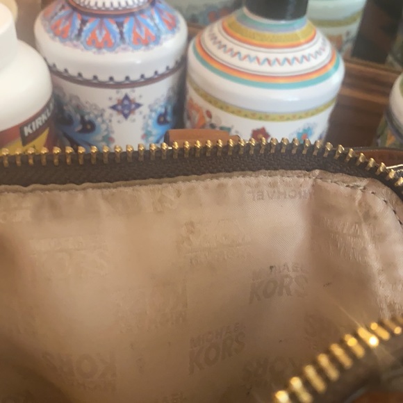 Michael Kors purse - Picture 13 of 16